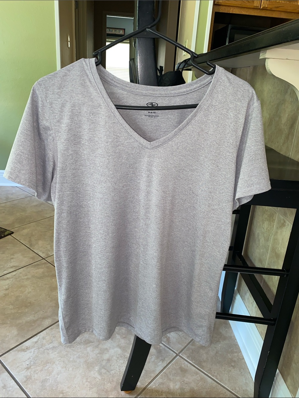 Athletic Works Light Gray V-Neck Short Sleeve T-Shirt